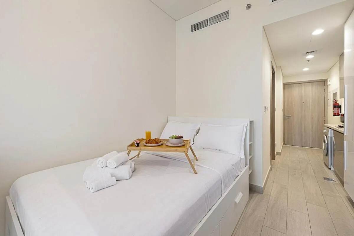 Livin Holidays - Studio - Azizi Riviera Dubai
