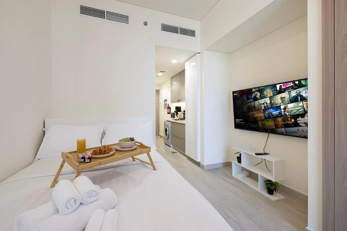 Livin Holidays - Studio - Azizi Riviera Dubai