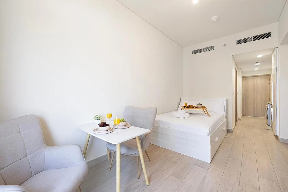 Livin Holidays - Studio - Azizi Riviera Dubai